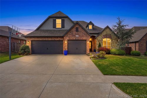 5758 E 143rd St S, Bixby, OK, 74008-3732 | Card Image