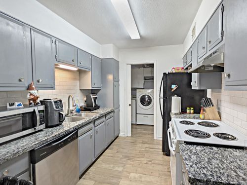 8570 Glen Meadow Ln, Beaumont, TX, 77706-3904 | Card Image