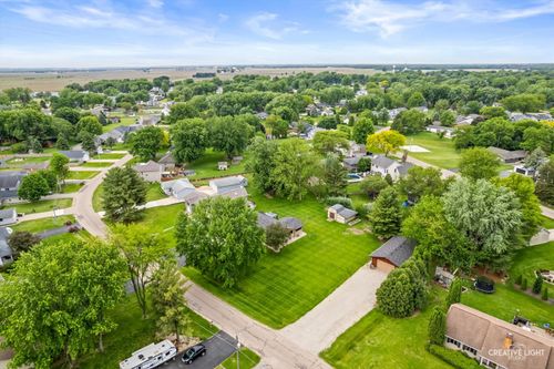 1484 Nova Rd, Sandwich, IL, 60548-9200 | Card Image