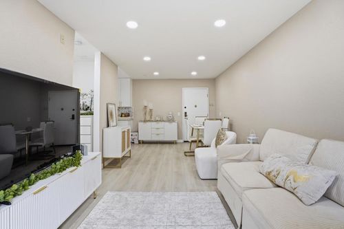 unit-107-6350 Genesee Ave, San Diego, CA, 92122-3450 | Card Image