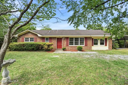 5117 Chaucer Dr, Wilmington, NC, 28405-1501 | Card Image