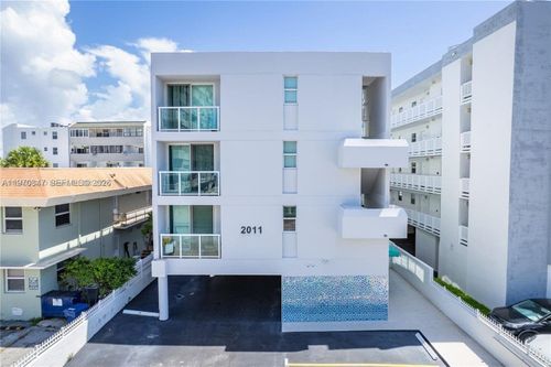 apt-7-2011 Bay Dr, Miami Beach, FL, 33141-4475 | Card Image