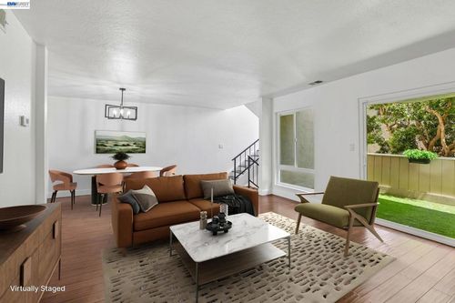 56-2121 Vale Rd, San Pablo, CA, 94806-3856 | Card Image