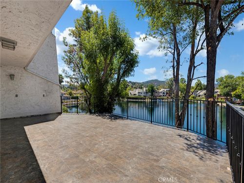 23324 Park Sorrento, Calabasas, CA, 91302 | Card Image