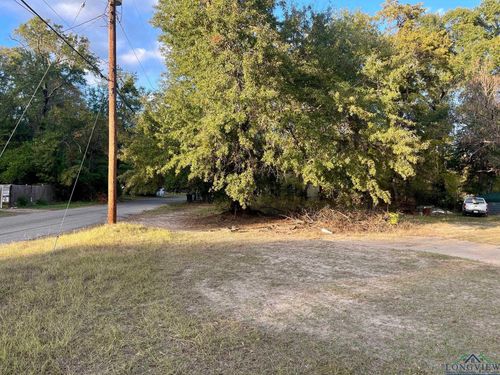 1610 Hawthorne St, Longview, TX, 75602-2950 | Card Image