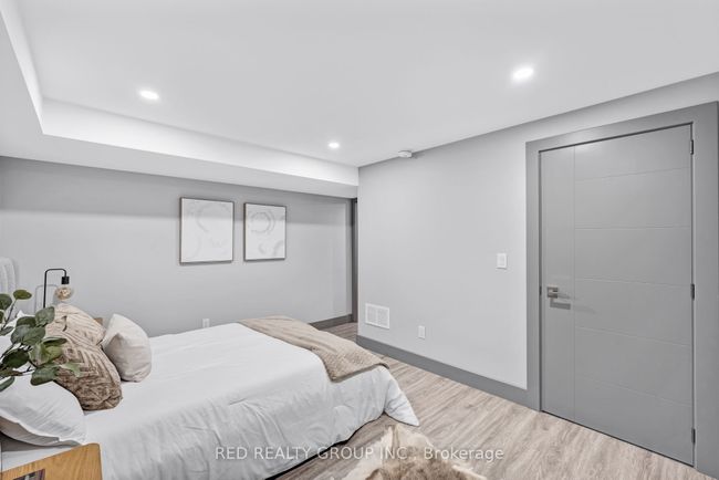 77 Millicent St, Home with 7 bedrooms, 3 bathrooms and null parking in Toronto ON | Image 27