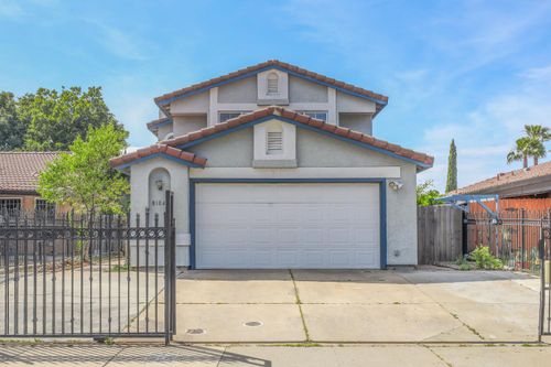 8104 Port Royale Way, Sacramento, CA, 95823 | Card Image