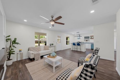 924 E Titus St, Mexia, TX, 76667-8414 | Card Image