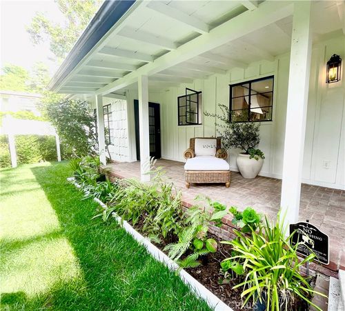 13606 Oak Canyon Ave, Sherman Oaks, CA, 91423-4723 | Card Image