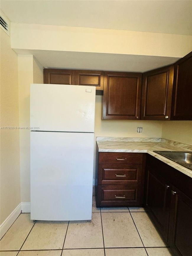 APT-315 - 4215 University Dr, Condo with 2 bedrooms, 2 bathrooms and null parking in Sunrise FL | Image 22