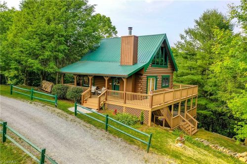 70 Mountain Ridge Rd, Piney Creek, NC, 28663-8001 | Card Image