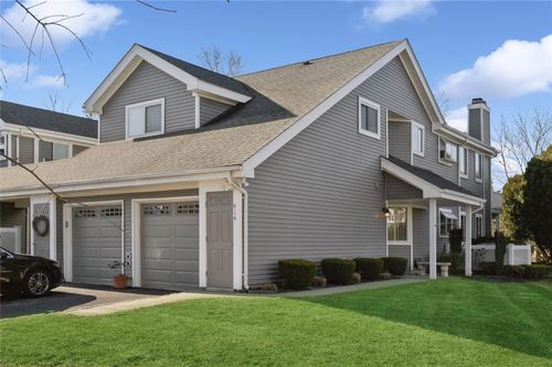 414 Lindsay Ln, Moriches, NY, 11955-1704 | Card Image