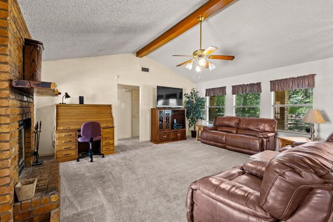 9400 Timbercreek Dr, House other with 3 bedrooms, 2 bathrooms and null parking in Bonham TX | Image 5