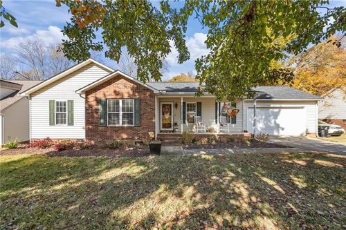 465 Colleen Dr, Thomasville, NC, 27360-0513 | Card Image