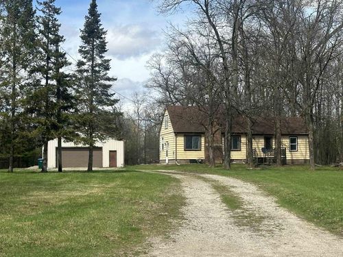 2026 W 2nd Street, GRAND CHUTE, WI, 54914 | Card Image