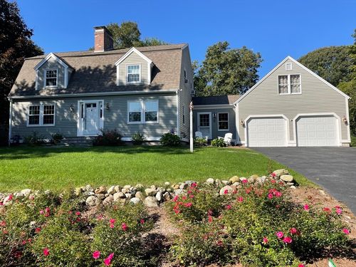 17 Cedar Point Cir, Centerville, MA, 02632-3259 | Card Image