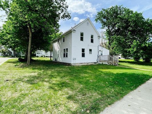 415 Francis St, Faribault, MN, 55021-6262 | Card Image