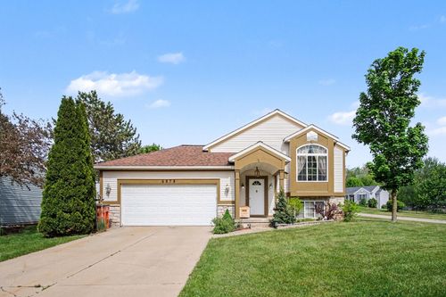 6878 Lake Bluff Dr Ne, Comstock Park, MI, 49321-8275 | Card Image