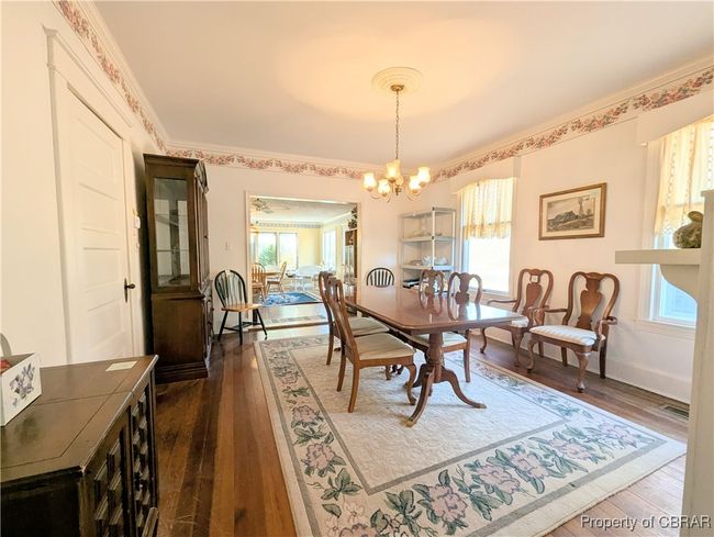 Formal Dining Room | Image 17