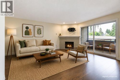 206-983 Bernard Ave, Kelowna, BC, V1Y6P7 | Card Image