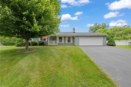 39 Southwind Ct, Greece, NY, 14626-1158 | Card Image