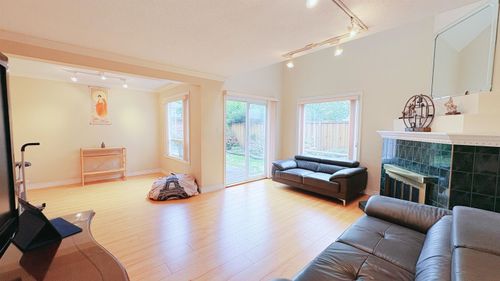 11-8631 No. 3 Rd, Richmond, BC, V6Y2E6 | Card Image