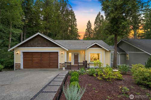 40 Morning Glory Dr, Bellingham, WA, 98229-7869 | Card Image