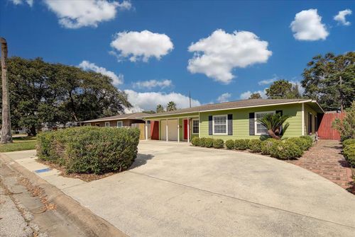 116 Tarpon Ave, Galveston, TX, 77550-3132 | Card Image