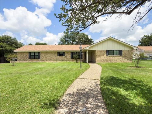 2525 Willow Bend Dr, Bryan, TX, 77802-2461 | Card Image