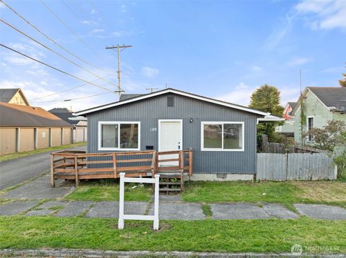 109 S Washington St, Aberdeen, WA, 98520-5843 | Card Image