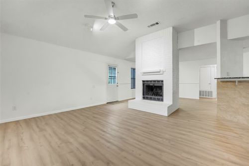 205 Valley Spring Dr, Arlington, TX, 76018-2242 | Card Image