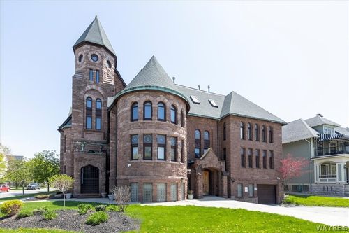 231 Richmond Ave, Buffalo, NY, 14222-2153 | Card Image