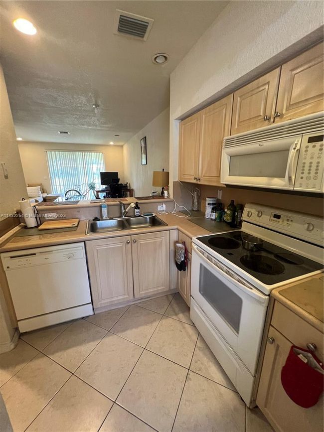 104 - 8356 Sw 25th Ct, Townhouse with 2 bedrooms, 2 bathrooms and null parking in Miramar FL | Image 11