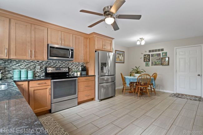 16-web-or-mls-438 Oakgrove Ct-16.jpg | Image 12