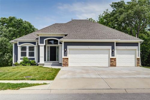 4906 105th St, Kansas City, MO, 64156-3125 | Card Image