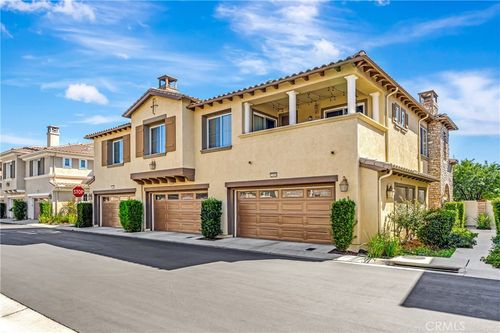 23902 Brescia, Valencia, CA, 91354 | Card Image