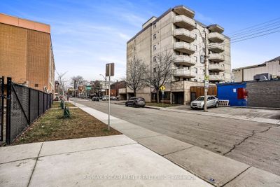 702 - 21 East Ave S, Condo with 2 bedrooms, 2 bathrooms and 1 parking in Hamilton ON | Image 1