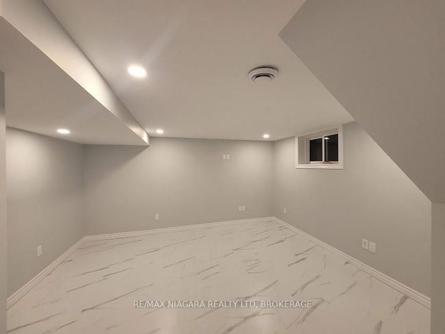 6476 Maranda St, Home with 4 bedrooms, 2 bathrooms and 3 parking in Niagara Falls ON | Image 22