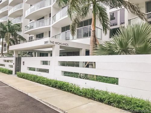 209-13800 Highland Dr, North Miami Beach, FL, 33181-1686 | Card Image