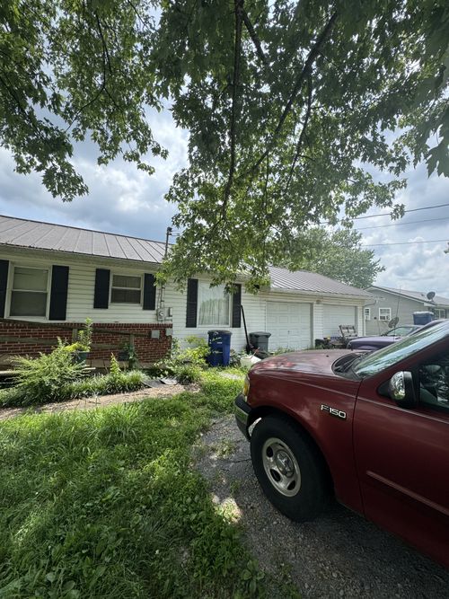 213 Moreland Ave, Shelbyville, TN, 37160-2037 | Card Image