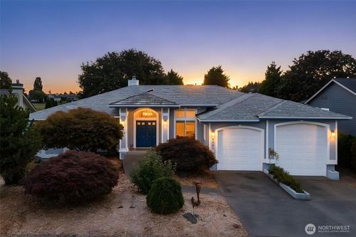 8285 Cowichan Rd, Blaine, WA, 98230-9321 | Card Image