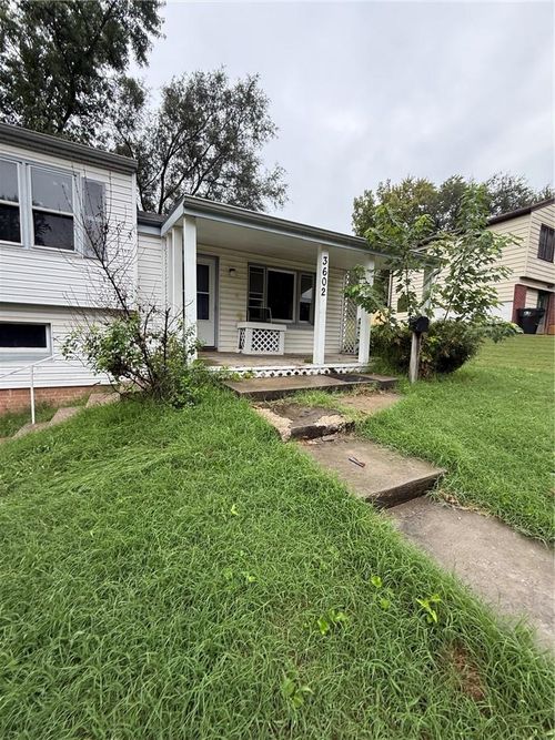 3602 N Mccoy St, Independence, MO, 64050-1129 | Card Image