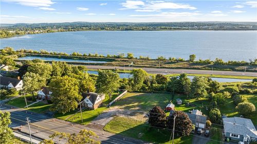 131 Old Liverpool Rd, Liverpool, NY, 13088-6331 | Card Image