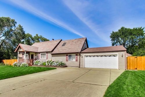48 Country Club Dr, Northlake, IL, 60164-2258 | Card Image