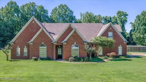 10213 Emerald Forest Dr, Hernando, MS, 38632-6406 | Card Image
