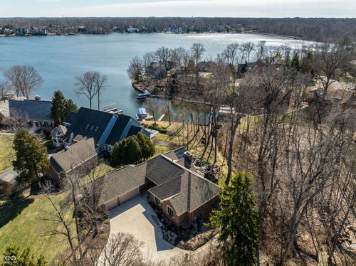 8613 Seaward Ln, Indianapolis, IN, 46256-9579 | Card Image