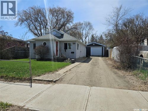 219 Lillooet St W, Moose Jaw, SK, S6H4Z1 | Card Image