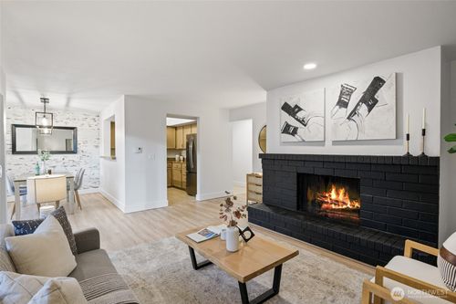 l105-12905 126th Ct Ne, Kirkland, WA, 98034-3278 | Card Image