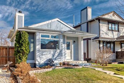 908 Riverbend Dr Se, House other with 4 bedrooms, 2 bathrooms and 2 parking in Calgary AB | Image 1