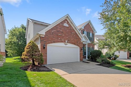13 Eagle Crest Ln, Saint Charles, MO, 63303-3715 | Card Image